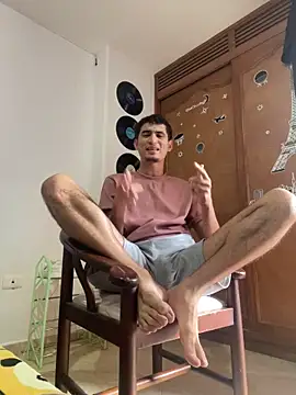 Snapshot of gsusss_feet chatting on 18, 10, 2025 gsusss feet online show from 18, 10, 2025