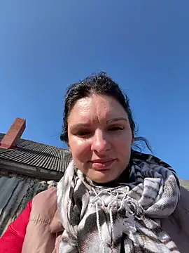 kinkysarahx online show from 10, 3, 2026