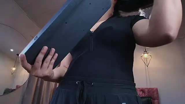 ivy bonnie online show from 21, 11, 2025