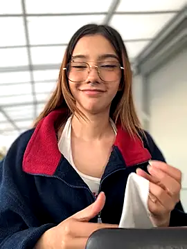 Snapshot of MiaaCute- chatting on 21, 10, 2025 MiaaCute- online show from 21, 10, 2025