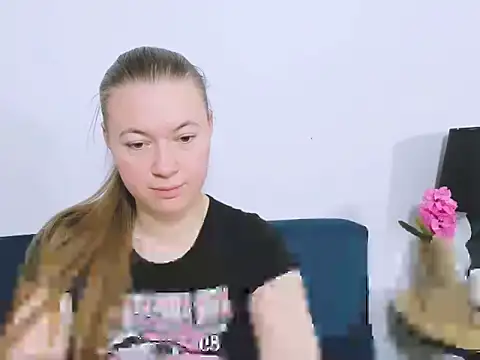 LeaNaughty online show from 22, 12, 2025