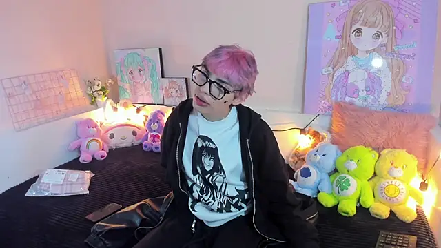 Strawberry Kitty  online show from 30, 11, 2025