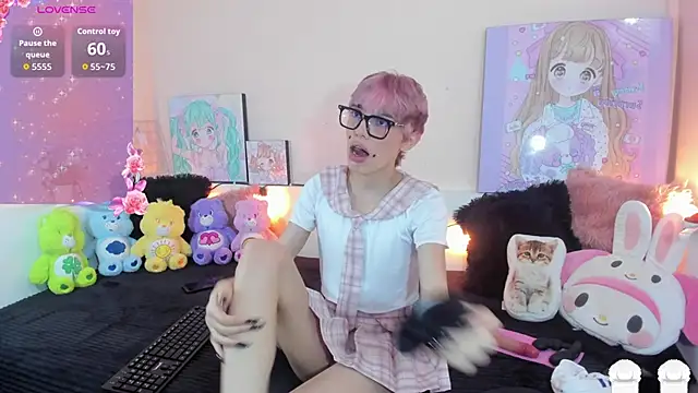 Strawberry Kitty  online show from 14, 12, 2025