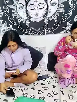 emily n abby online show from 13, 5, 2026