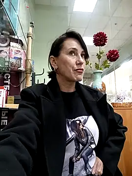 Snapshot of Luna_7777 chatting on 13, 11, 2025 Luna 7777 online show from 13, 11, 2025