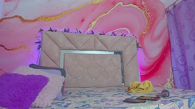 mia  blaze   online show from 2, 12, 2025