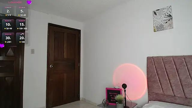 Snapshot of EmmaNova_ chatting on 30, 10, 2025 EmmaNova  online show from 30, 10, 2025