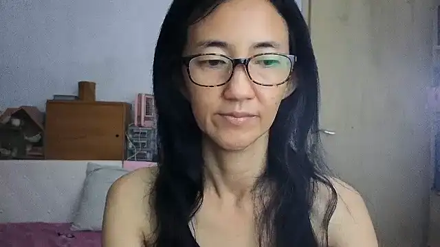 Snapshot of princessD077 chatting on 9, 4, 2026 princessD077 online show from 9, 4, 2026