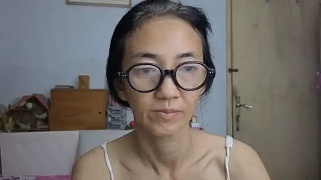 Snapshot of princessD077 chatting on 1, 5, 2026 princessD077 online show from 1, 5, 2026