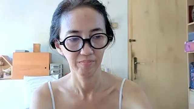 Snapshot of princessD077 chatting on 8, 5, 2026 princessD077 online show from 8, 5, 2026