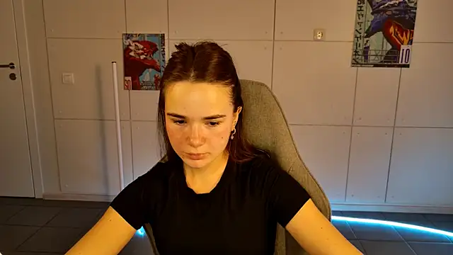 Snapshot of May_Bloom chatting on 21, 10, 2025 May Bloom online show from 21, 10, 2025