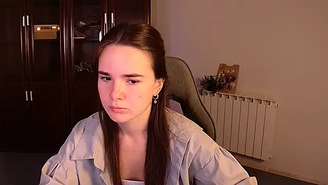 Snapshot of May_Bloom chatting on 23, 10, 2025 May Bloom online show from 23, 10, 2025