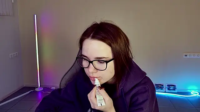 Snapshot of May_Bloom chatting on 2, 2, 2026 May Bloom online show from 2, 2, 2026