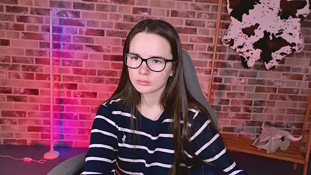 Snapshot of May_Bloom chatting on 4, 3, 2026 May Bloom online show from 4, 3, 2026