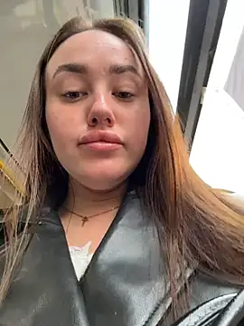 KiraSunshine online show from 6, 5, 2026