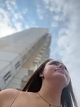 KiraSunshine online show from 16, 6, 2026