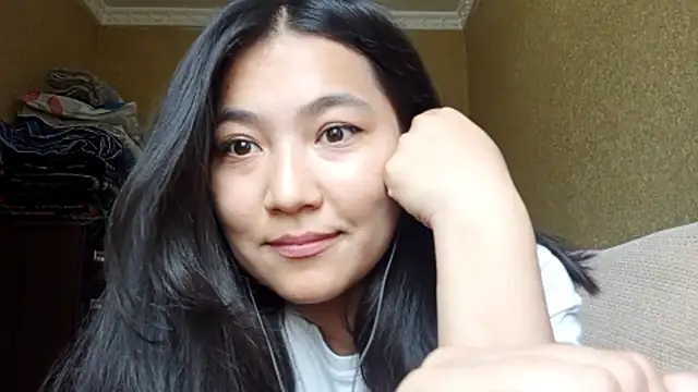 LinneaHyles online show from 28, 10, 2025