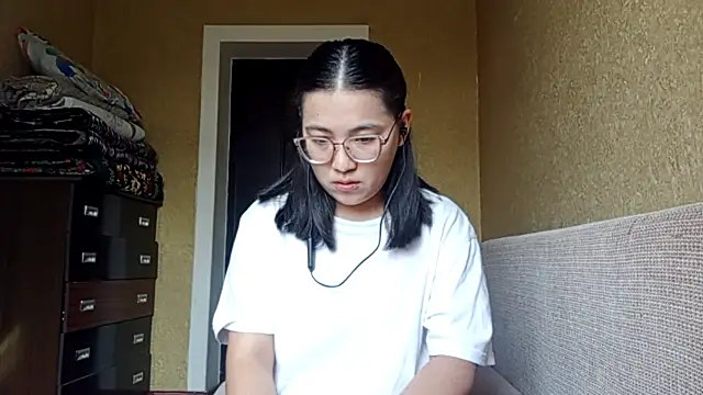 LinneaHyles online show from 15, 11, 2025