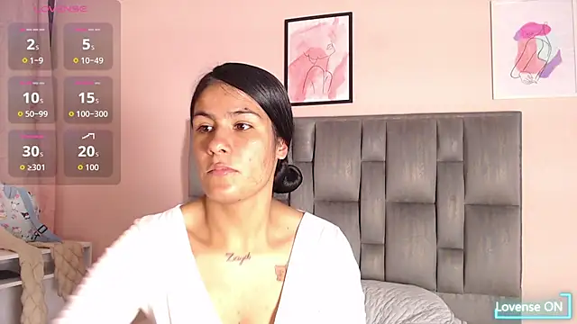 Snapshot of Ailyn8 chatting on 18, 10, 2025 Ailyn8 online show from 18, 10, 2025