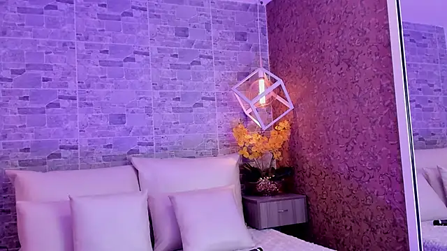 Snapshot of Catalina-Thompson chatting on 27, 10, 2025 Catalina-Thompson online show from 27, 10, 2025