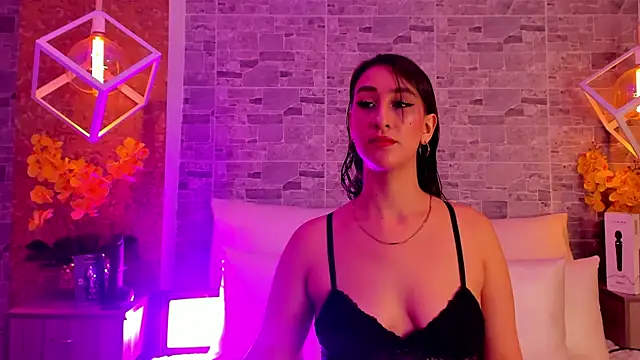 Snapshot of Catalina-Thompson chatting on 6, 11, 2025 Catalina-Thompson online show from 6, 11, 2025