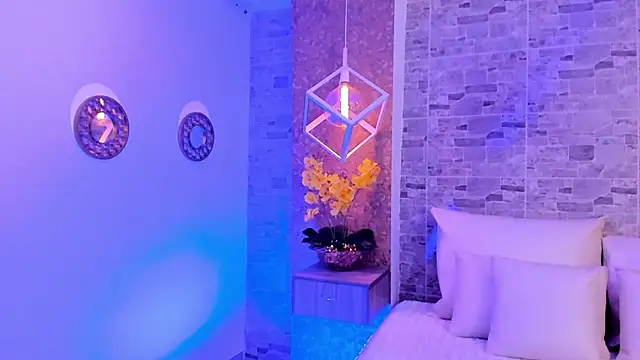 Snapshot of Catalina-Thompson chatting on 7, 11, 2025 Catalina-Thompson online show from 7, 11, 2025