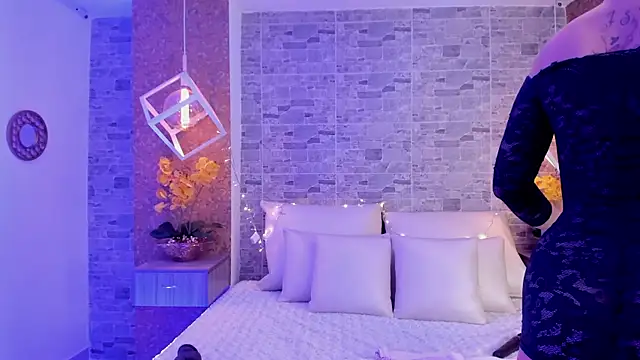 Snapshot of Catalina-Thompson chatting on 14, 11, 2025 Catalina-Thompson online show from 14, 11, 2025