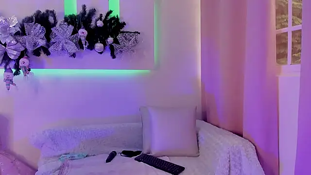 Snapshot of Catalina-Thompson chatting on 5, 12, 2025 Catalina-Thompson online show from 5, 12, 2025