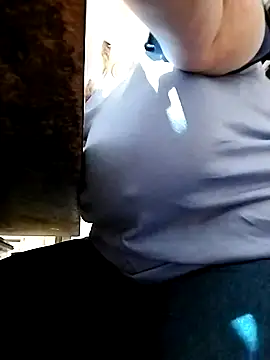 Snapshot of JennyInVegas chatting on 27, 11, 2025 JennyInVegas online show from 27, 11, 2025