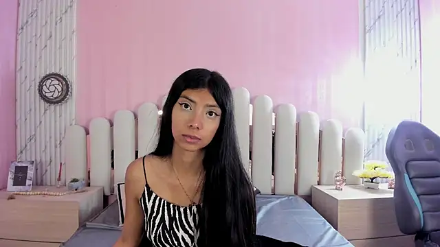 Isabella Marsh online show from 31, 10, 2025