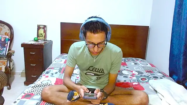 DavTwink3100 online show from 19, 12, 2025