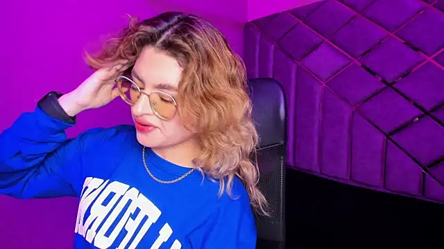 EmiliRouse  online show from 7, 1, 2026