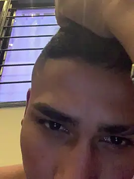 Snapshot of Emiliano_Reyes chatting on 5, 5, 2026 Emiliano Reyes online show from 5, 5, 2026