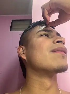 Snapshot of Emiliano_Reyes chatting on 9, 5, 2026 Emiliano Reyes online show from 9, 5, 2026