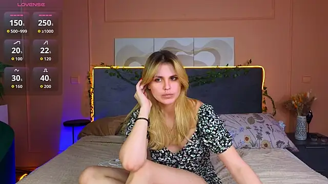 Snapshot of NayaMorel chatting on 3, 12, 2025 NayaMorel online show from 3, 12, 2025