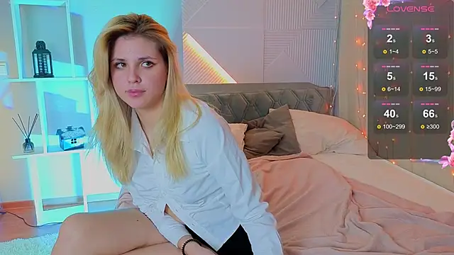 Snapshot of NayaMorel chatting on 21, 12, 2025 NayaMorel online show from 21, 12, 2025