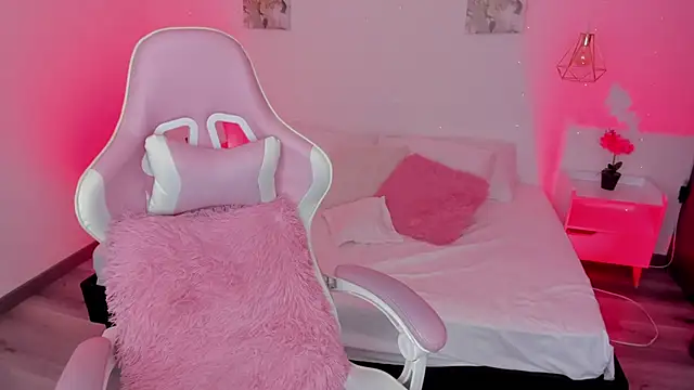 cherryvixen  online show from 28, 11, 2025