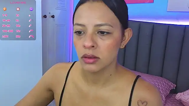 Aria Russo online show from 26, 11, 2025