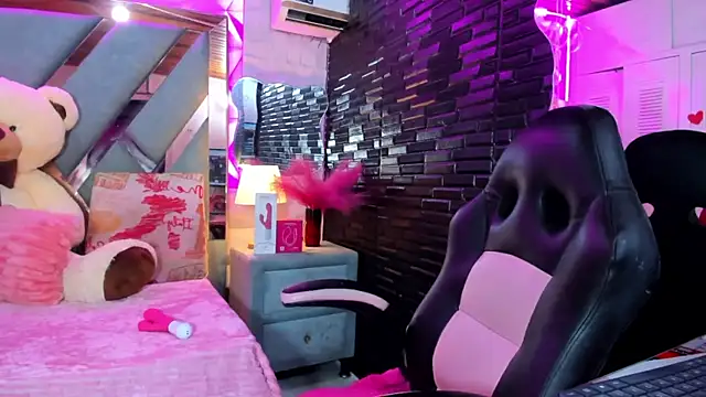 Snapshot of Scarlet_Reyes chatting on 11, 7, 2026 Scarlet Reyes online show from 11, 7, 2026