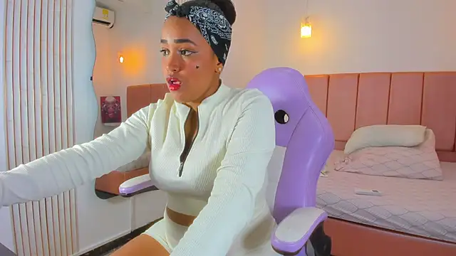 Snapshot of NahomiWalker_ chatting on 12, 1, 2026 NahomiWalker online show from 12, 1, 2026