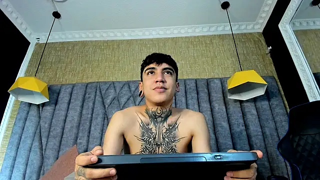 Snapshot of SantiOlsen chatting on 21, 10, 2025 SantiOlsen online show from 21, 10, 2025