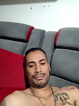 Snapshot of Michell85 chatting on 24, 10, 2025 Michell85 online show from 24, 10, 2025