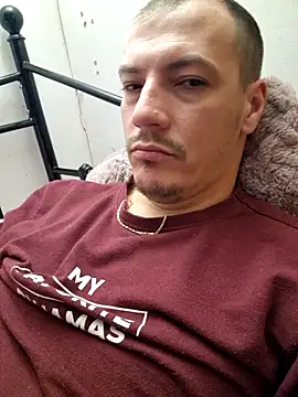 bbyxklaus online show from 8, 11, 2025