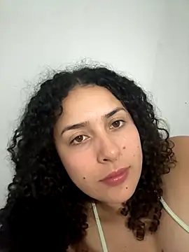 Snapshot of To_nella chatting on 21, 10, 2025 To nella online show from 21, 10, 2025
