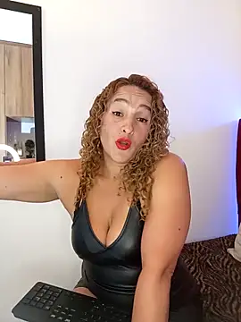 Snapshot of MilfTammyJones69 chatting on 21, 10, 2025 MilfTammyJones69 online show from 21, 10, 2025