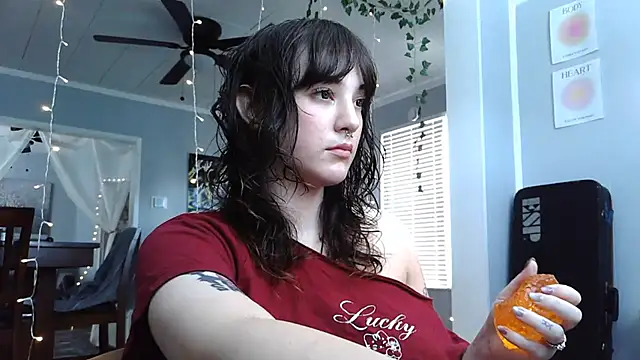 Trickylucy555 online show from 24, 6, 2026