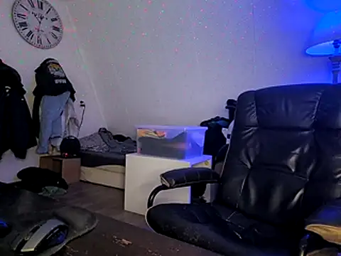 Kinky Play1 online show from 7, 2, 2026