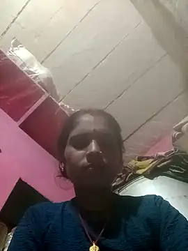Snapshot of queen_sonam chatting on 19, 10, 2025 queen sonam online show from 19, 10, 2025