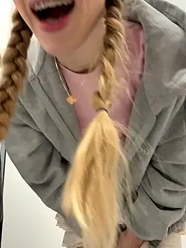 kira mia online show from 13, 12, 2025