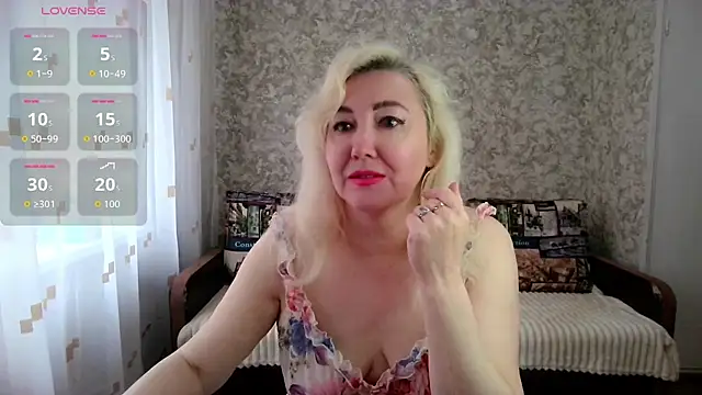Snapshot of LadyKriss chatting on 9, 4, 2026 LadyKriss online show from 9, 4, 2026